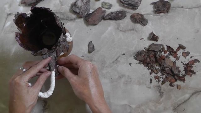 Цветочный горшок из пластиковой бутылки. Вазон из пластиковых бутылок. Кашпо для цветов «Грут»