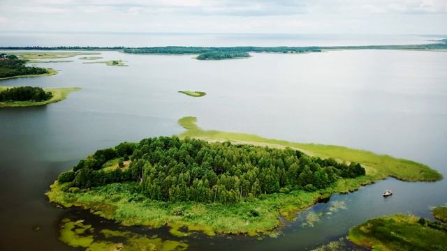 Купить частный остров в России.  ⛳️?? . Псковская область, Чудское озеро. Продажа - "Остров мечты".