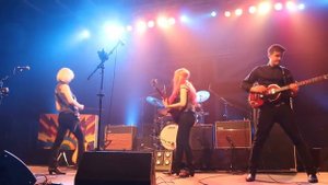 MonaLisa Twins - Johnny B. Goode & I Feel Fine - Tampere Beatles Happening 2015