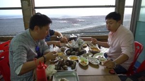 Съеден заживо Корейская кухня из морепродуктов