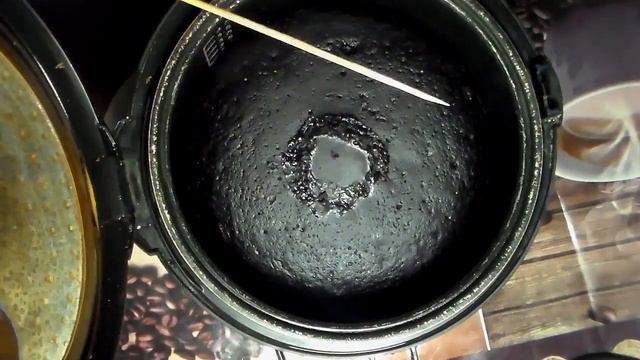Шоколадный бисквит на кипятке в мультиварке.