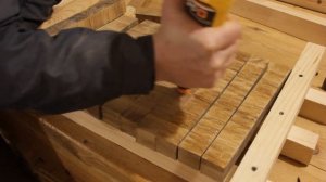 Торцевая разделочная доска из акации.Подарок для жены своими руками. DIY