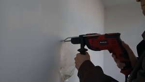 Сверление стены электродрелью Einhell TC-ID 720/1 E