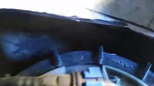 Вырезаем люк для замены бензонасоса mazda demio 2003г