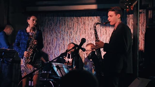 Moonglow - Марина Гулиенко (2,5 года занятий), Константин Антонов (5 лет занятий) смотреть онлайн