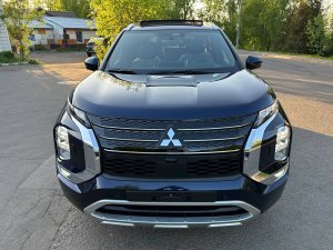 Mitsubishi Outlander 2023 года