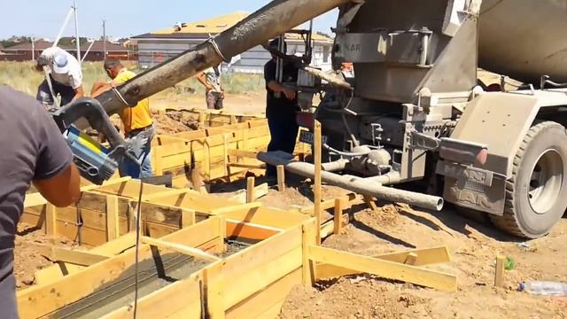 Заливка ленточного фундамента под многоквартирный одноэтажный дом смотреть онлайн