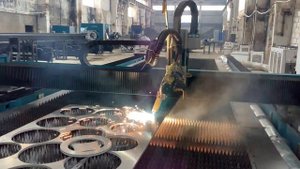 Лазерная резка алюминия 18мм, лазер 30кВт, под углом 20°