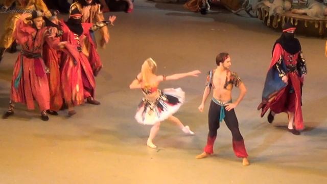 "Корсар" 22.09.18  Па-де-скляв: Гюльнара - Мария Ширинкина, Ланкедем - Давид Залеев. смотреть онлайн