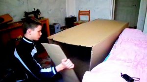 большой автобус из картона