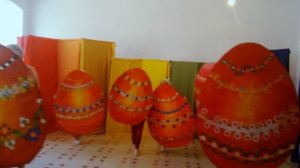 Танец пасхальных яиц