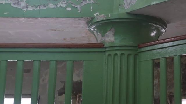 Почему подъезды в СССР красили в синий и зеленый цвета смотреть онлайн