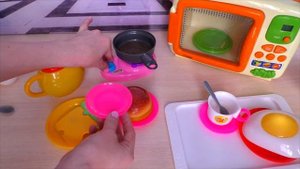 Cooking Toys Cook Kitchen Toy / Видео для Детей: Готовим еду – детский ГАМБУРГЕР
