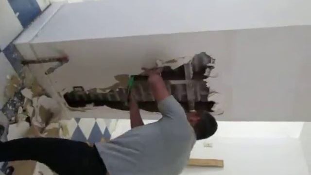 Kentucky Reno - Let there be brick! смотреть онлайн