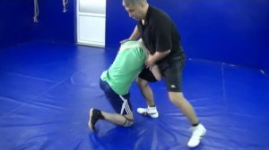 Приемы вольной борьбы ,как надо защищаться от прохода в ноги.