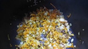 Грибной суп из сушеных грибов в мультиварке.