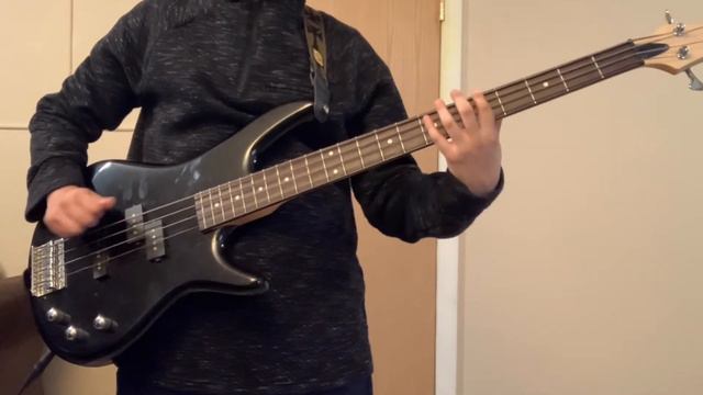 Coma White by Marilyn Manson Bass Cover смотреть онлайн