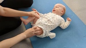 лфк гимнастика для 6 месячных детей