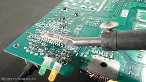 R009 Invertor RESANTA SAI250GP remont platy upravlenija P02