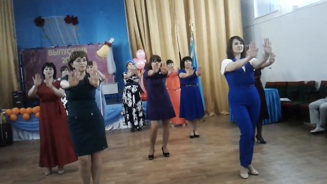 Танец родителей. смотреть онлайн