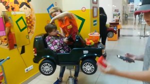 Первая стрижка в "Веселой расчёске"