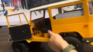 FMS FJ40 1/10 scale unboxing
