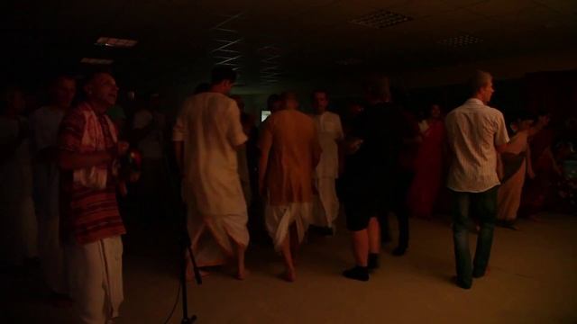 Праздник Шри Кришна Джанмаштами в Туле 10.08.12 Арати смотреть онлайн