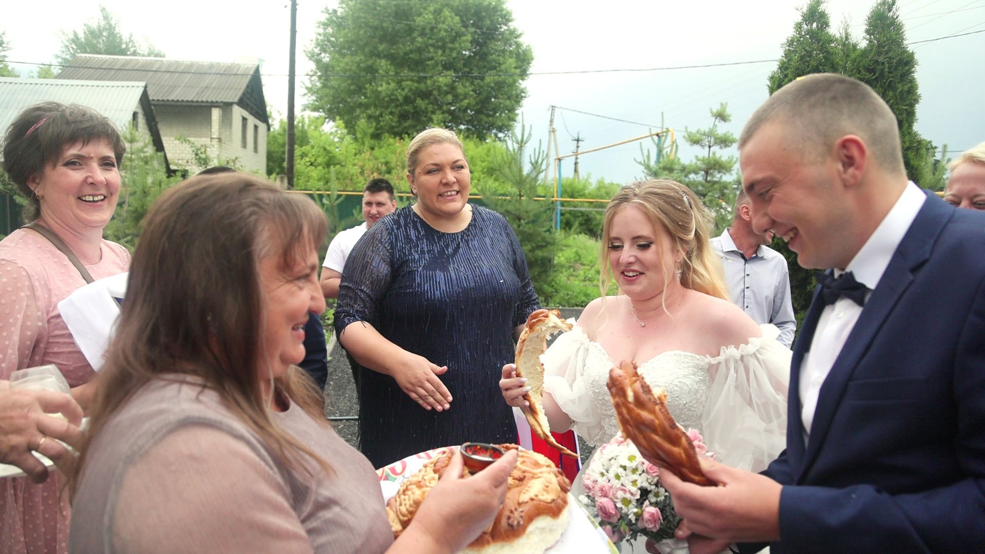 Дети мои живите долго и счастливо, благословление от родителей молодожёнам смотреть онлайн