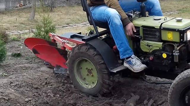 Плуг 2х корпусный для минитрактора. смотреть онлайн
