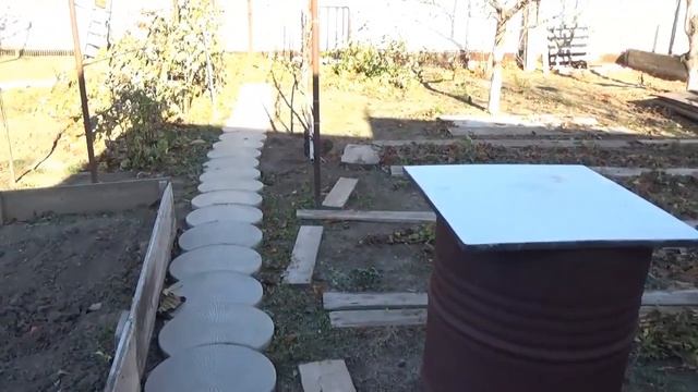 Что делать с листьями в огороде