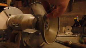 Простой способ изготовления фланца для установки алмазного круга на точило.