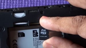 Lumia 520 : How to Insert SD and SIM Card