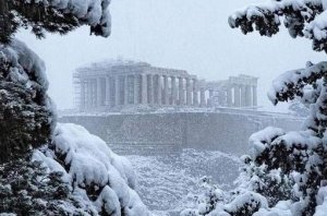 Афины - заснеженный Акрополь и транспортный коллапс