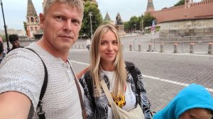 ОШАЛЕТЬ - #Москва. Бедные люди, бич пакетов не купить. Кремль, Красная площадь.