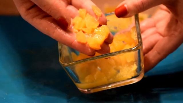 Курица фаршированая рисом и сухофруктами. смотреть онлайн