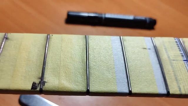 Шлифовка выравнивание и закатка ладов гитары смотреть онлайн