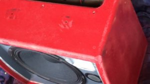 Behringer K900FX keyboard amp restoration [feat. cat]