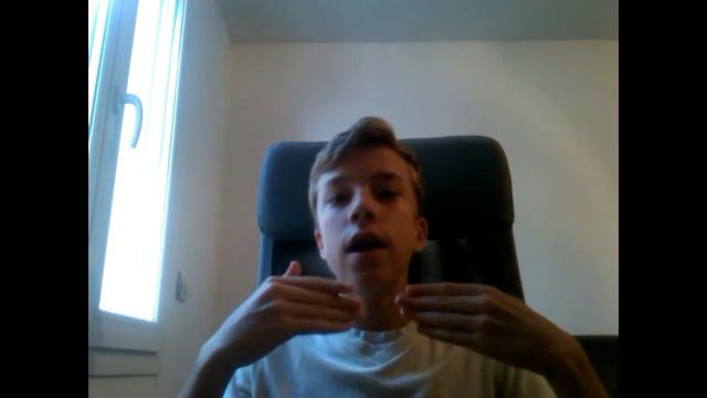 Почему же большинство людей считают что Playstation 4 лучше Xbox One???? смотреть онлайн