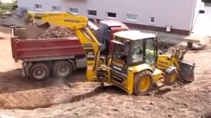Экскаватор-Погрузчик Komatsu WB93R-5 справляется на Ура!