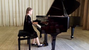 Robert Schumann Fantastic dance / Р. Шуман «Фантастический танец», Яна Кисель, 9 лет
