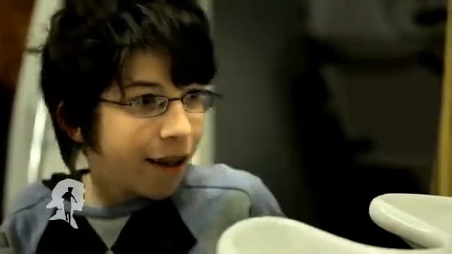 Sherlock Holmes nevében - Holmes és Watson a fodrásznál forgatás előtt - YouTube.flv смотреть онлайн