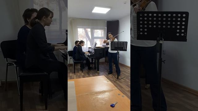 В.А.Моцарт, Соната K.301, Соль мажор, 1 часть смотреть онлайн