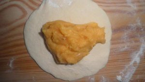 Жареные пирожки с горохом