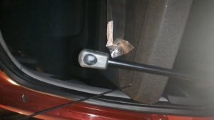 Замена газовых упоров багажника kia venga