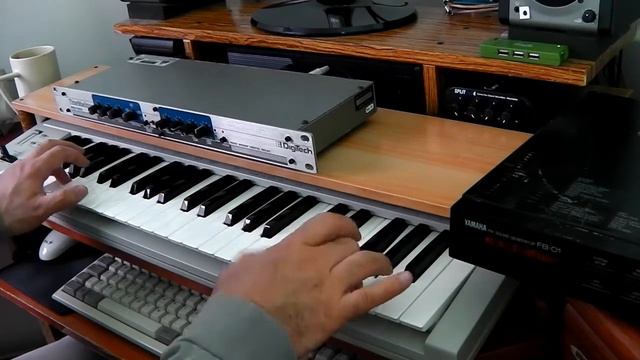 Yamaha FB01 Digitech RDS1000 Roland PC-200mkII Claroscuro Superteclados.com chillout relaxed music смотреть онлайн