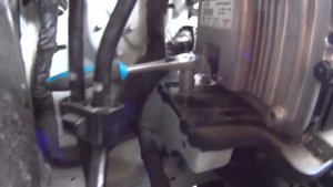 Как снять АКБ KIA VENGA 18+