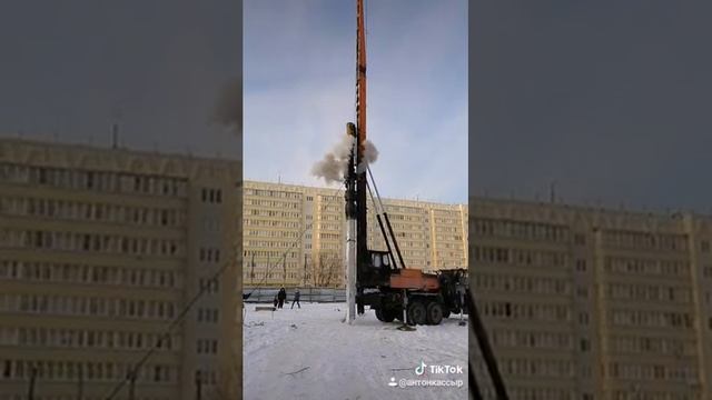 вот так забивают сваи в Пермском Крае.