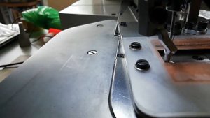 Установка оснастки на JACK T1906  для пришивания текстильных застежек Velcrо ("липучек")