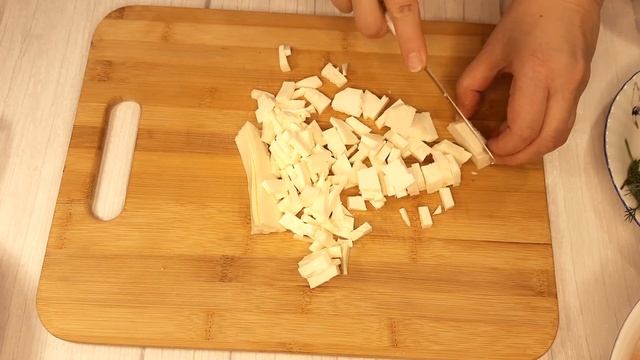 ЛЁГКИЙ и сочный САЛАТ со свеклой и болгарским перцем.