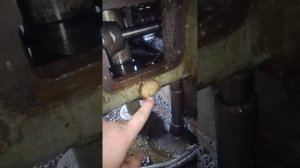 фрезерный станок  6н10.где находится насосы.